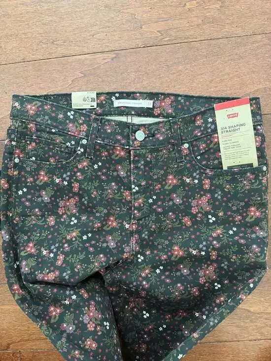 31 X 30 Levi's Women's 314 Shaping Straight Floral Print Jeans - Picture 4 of 4
